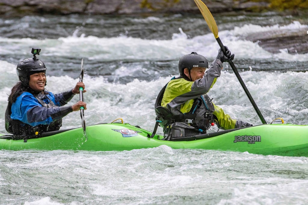 Kayak en tandem sur la rivière