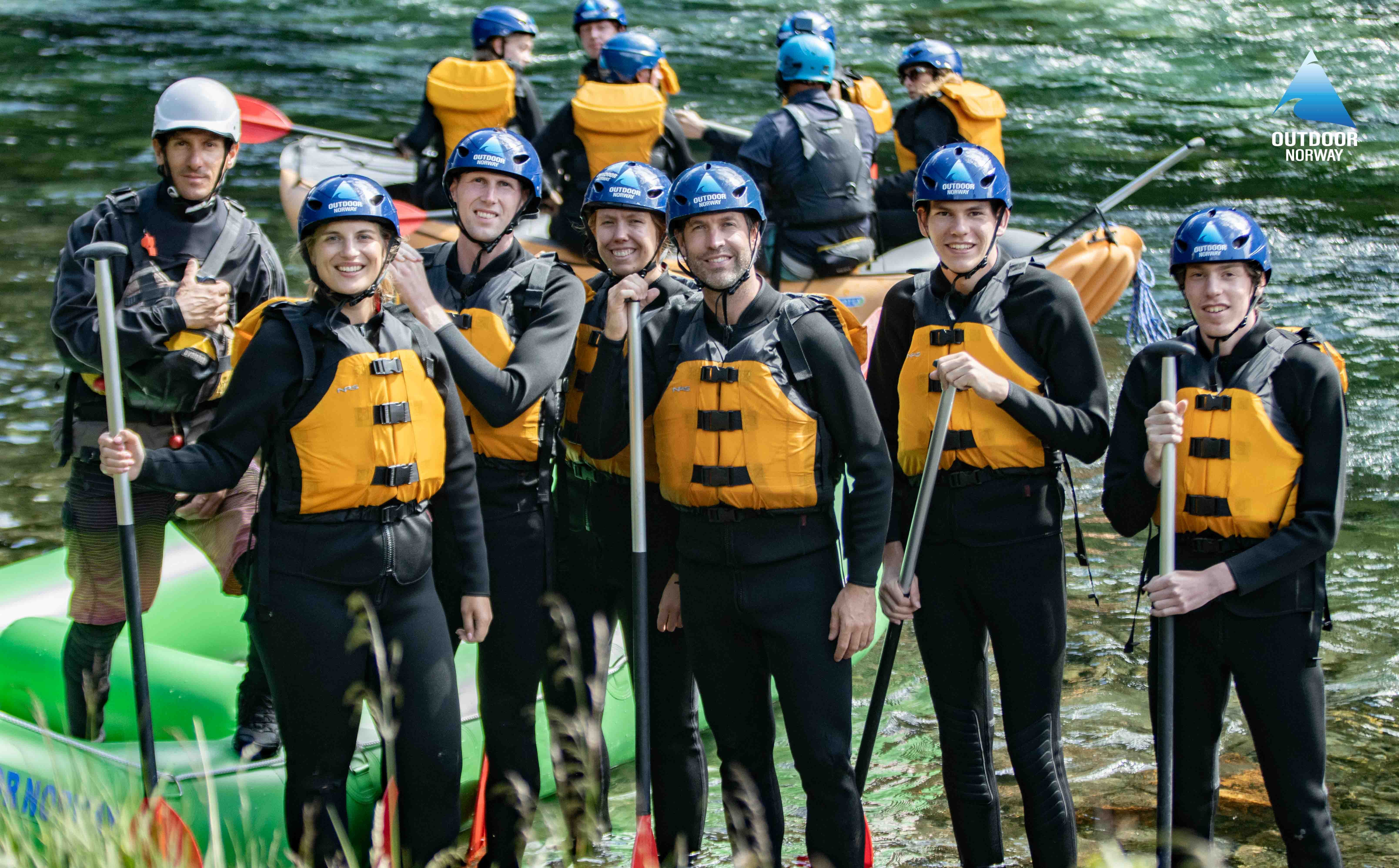 A group posing after a successful Outdoor Norway guided tour