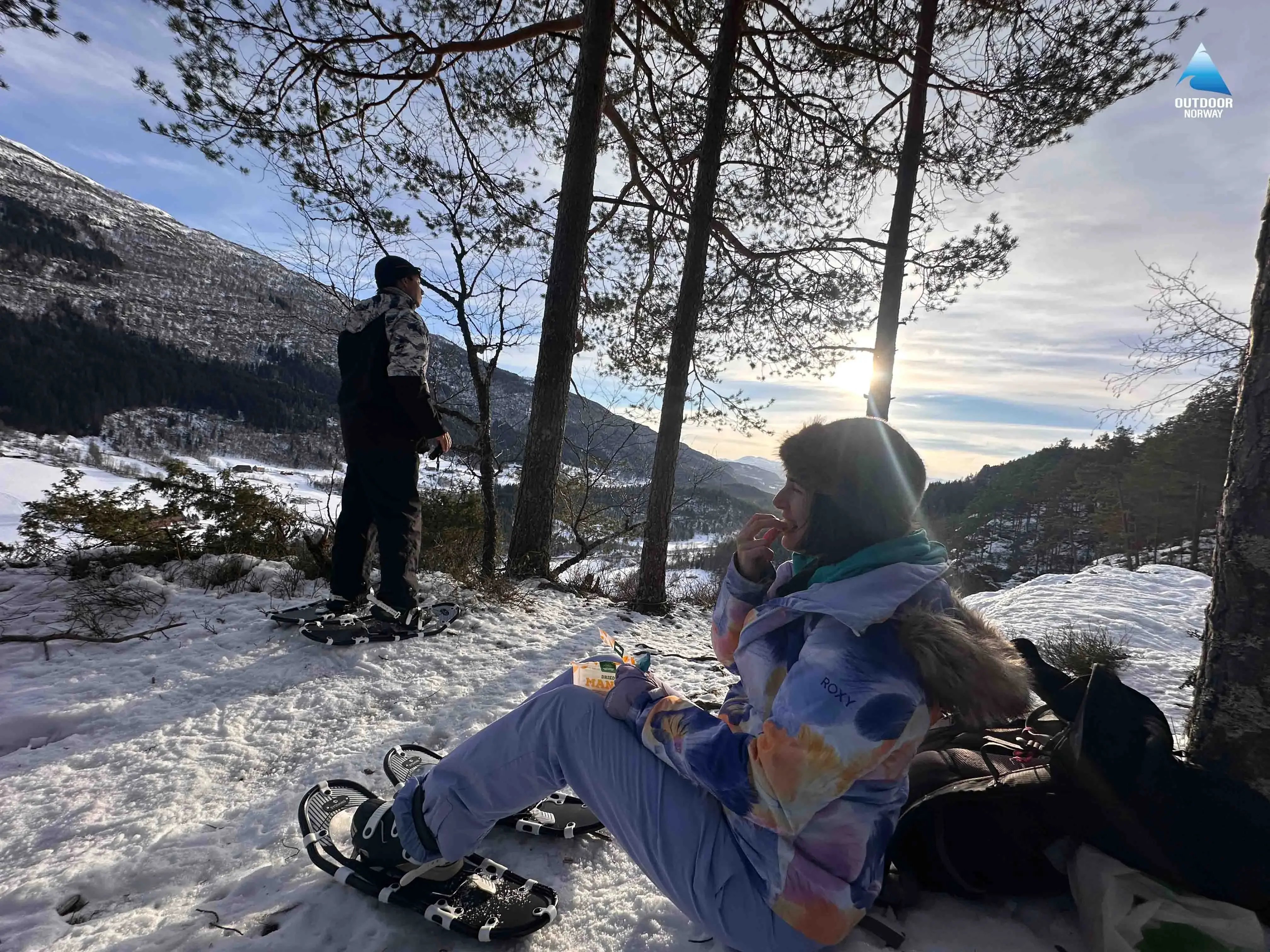 Tvindefossen-snowshoes-outdoor-norway-48