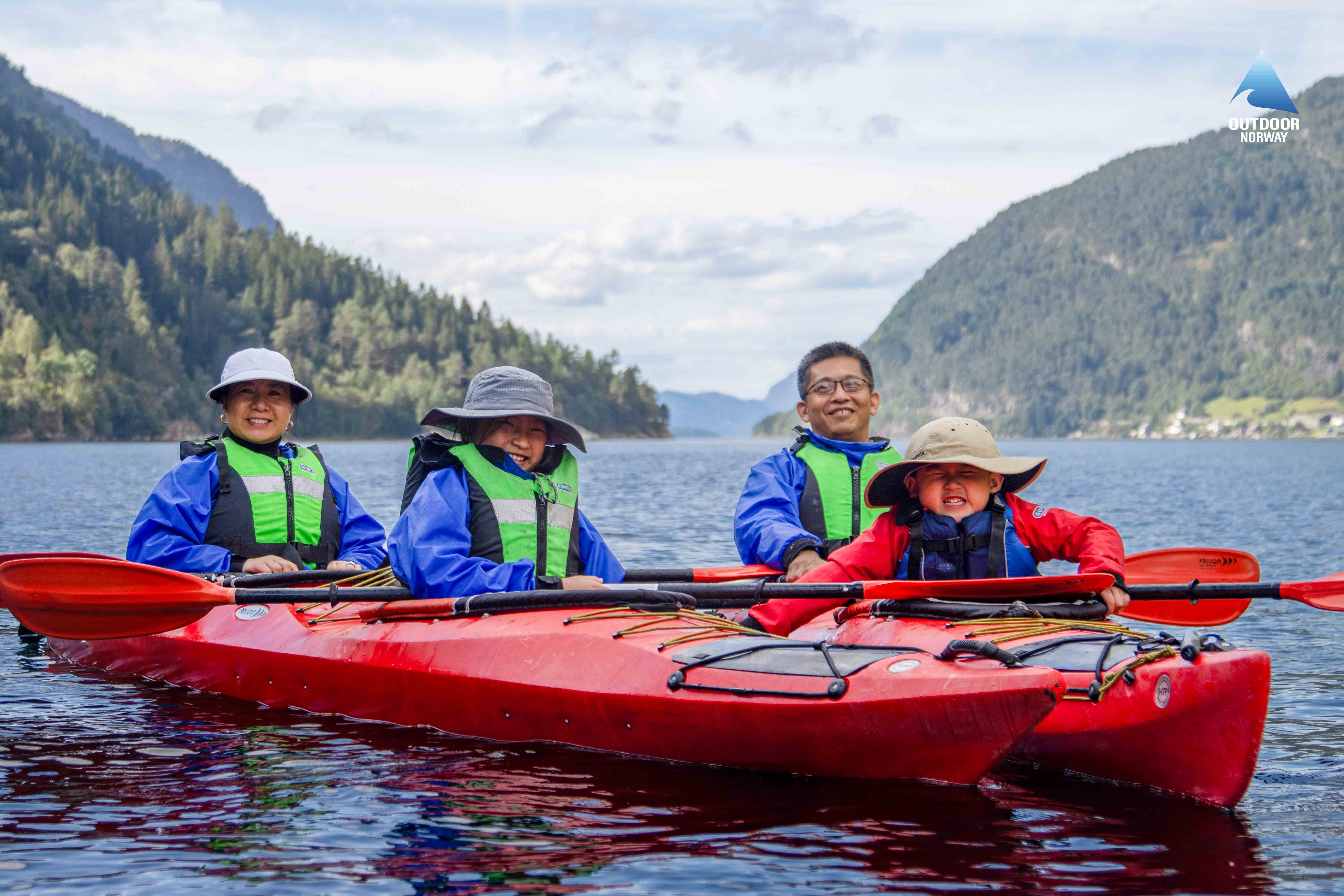 Fjord_Kayak_Hardangerfjord_08_28_AM-10
