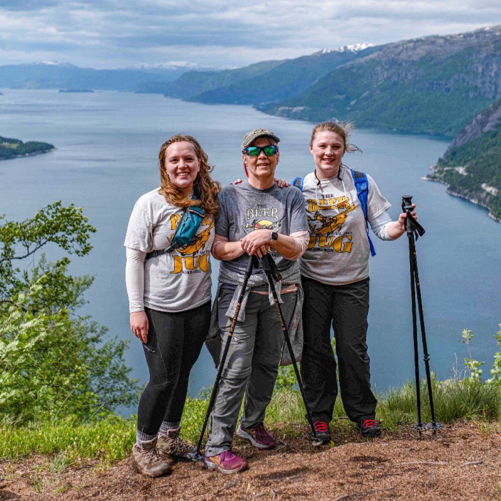Fjord-hiking-tour–mount-oksen