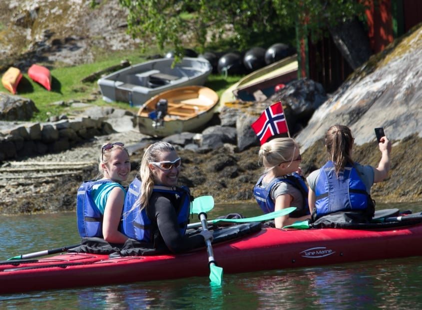 SeaKayak Arnafjord OutdoorNorway 1 1 845x684 1