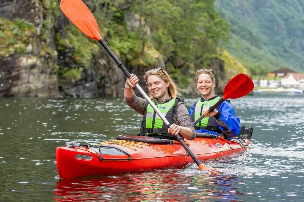 Nærøyfjord Kayak Tour – Guided Sea Kayaking in Fjord Norway