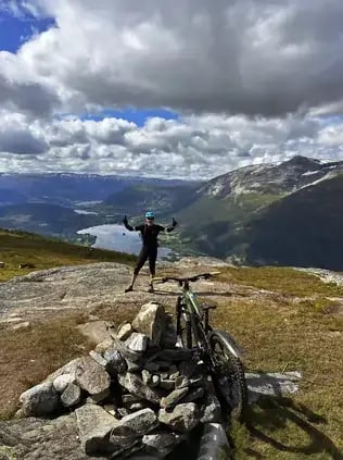 2023-EMTB-THE GRAND TRAVERSE-02