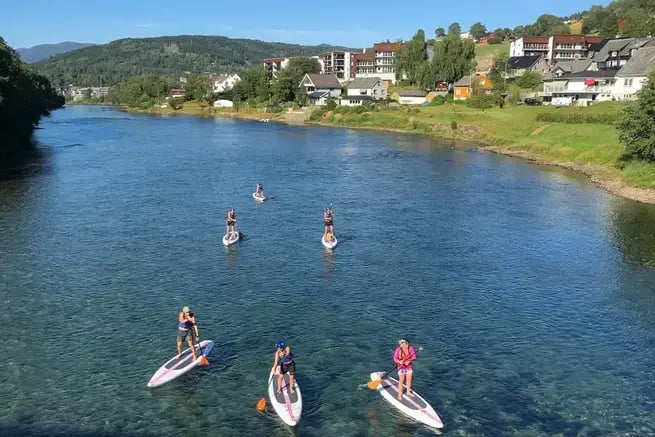 Visita guiada ao voss river sup