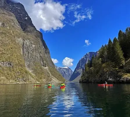 Aventura de primavera de 5 dias no fiorde da noruega