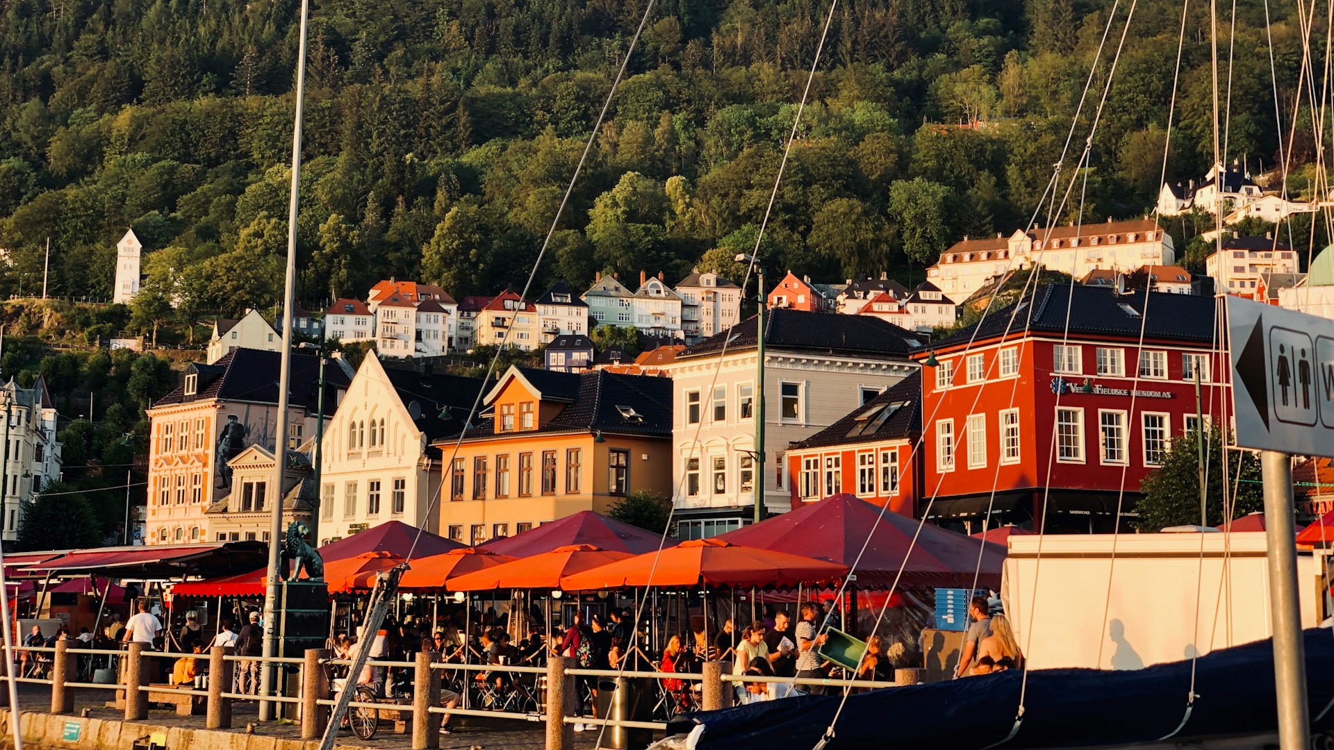 Crowded streets in the early summer in Bergen, potentially the best time to visit Norway
