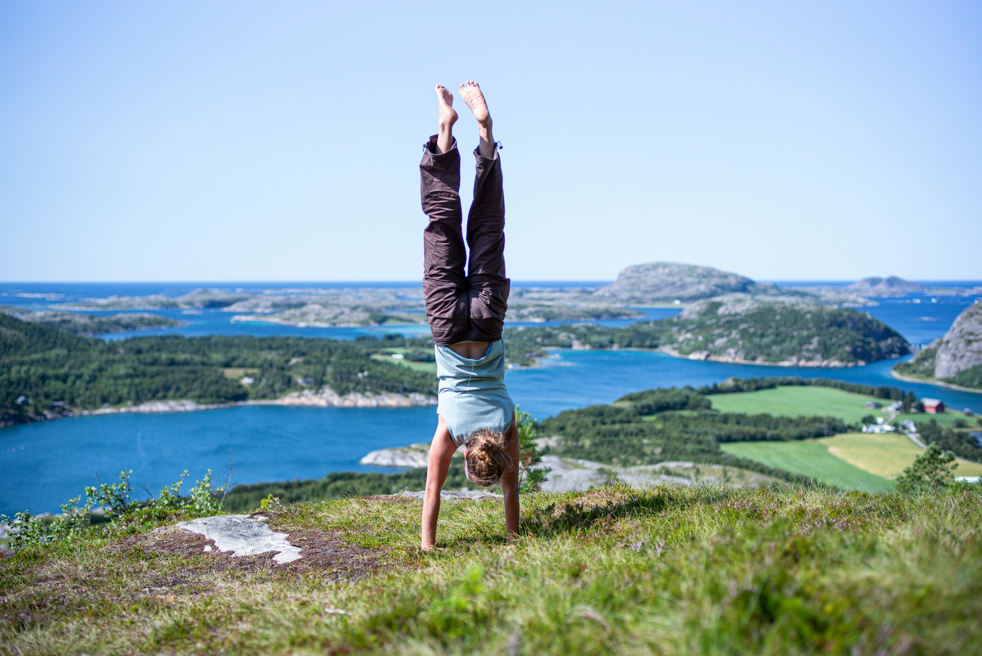 femme-poirier-yoga-Norvège