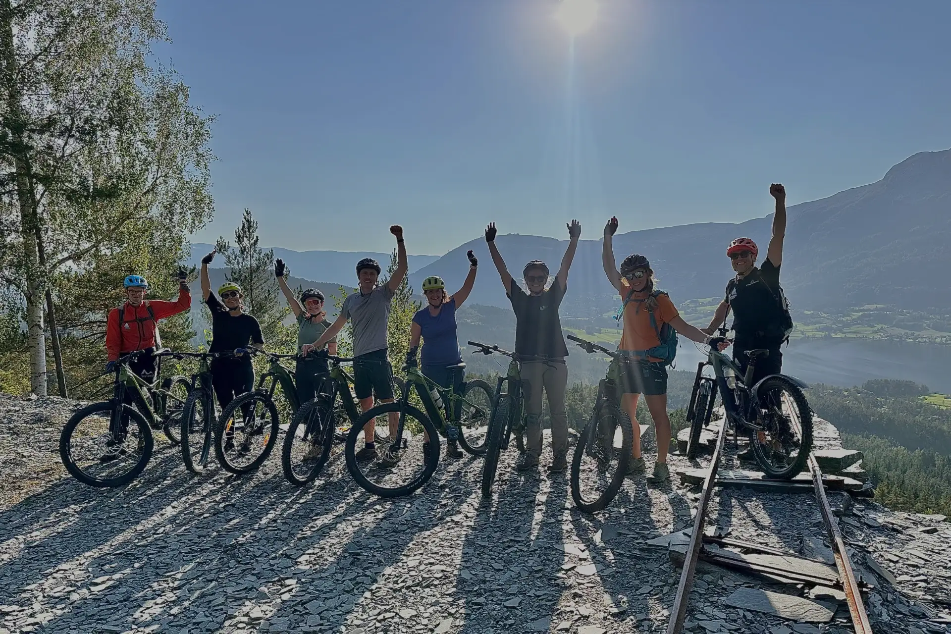 Tour guiado de 9 dias de e-Mountain Bike