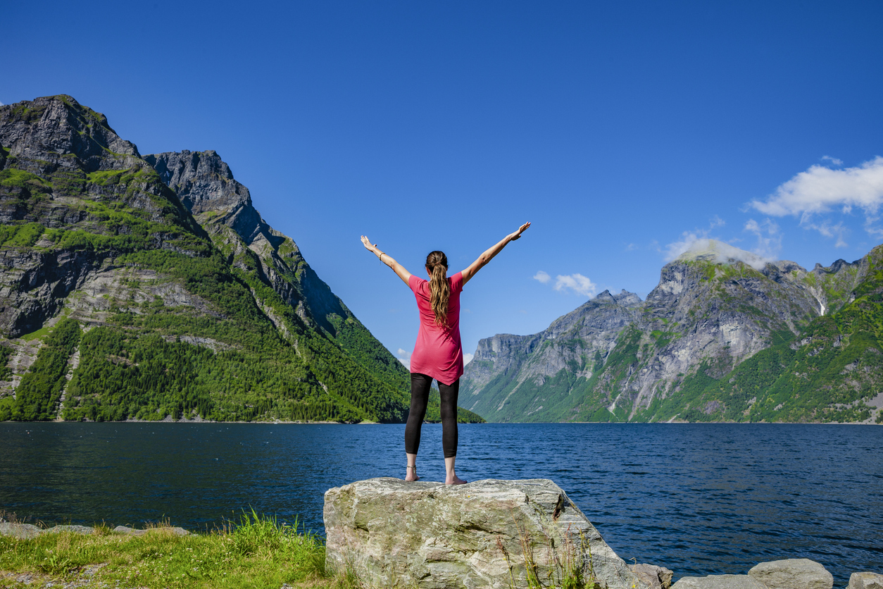retraite-de-yoga-pour-femmes-à-Hjorundfjord